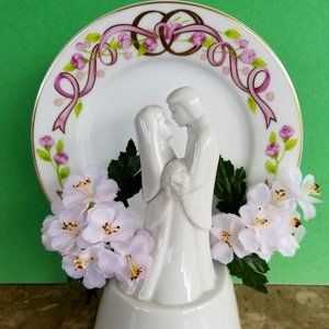 Wilton Wedding or Anniversary Cake Topper or Cupcake Centerpiece with Plate